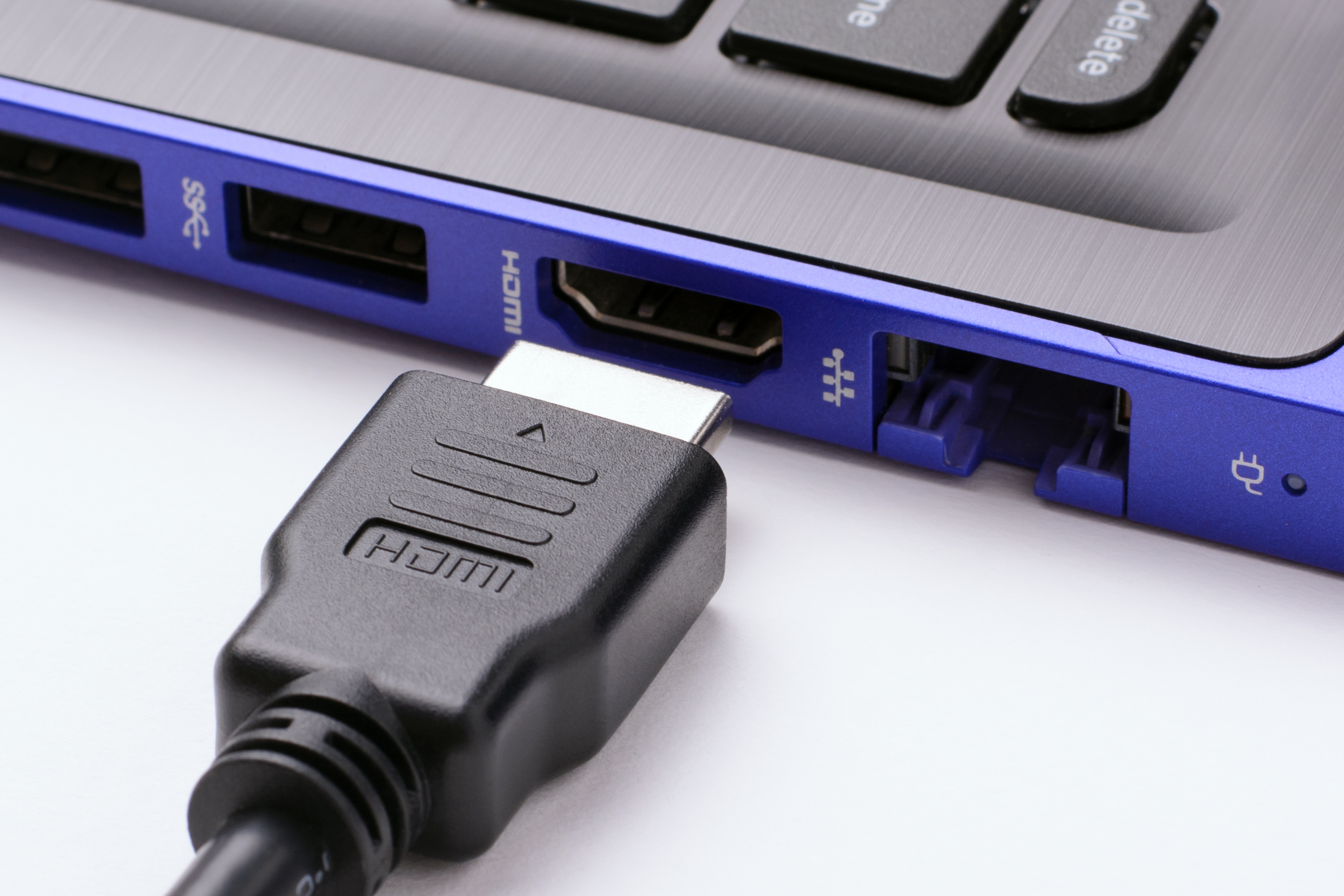 Kabel HDMI umożliwi połączenie twojego laptopa z telewizorem