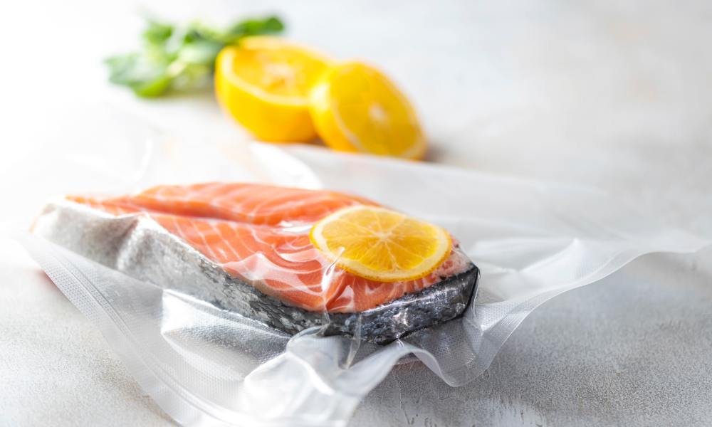 łosoś zapakowany próżniowo
