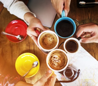 Kawa z ekspresu i kawa sypana