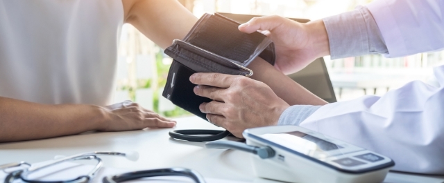 dobry ciśnieniomierz naramienny