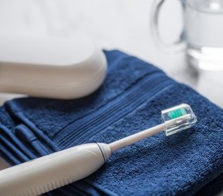 sprawdź, jak zdezynfekować szczoteczkę do zębów