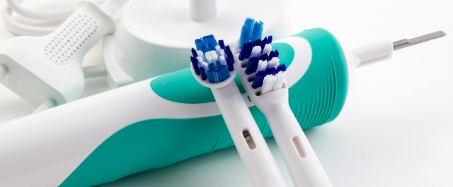 ładowanie szczoteczki elektrycznej