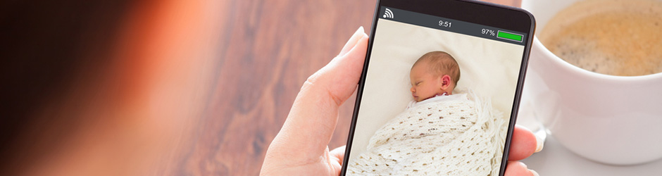 Elektroniczna niania może łączyć się zdalnie z aplikacją na smartfona