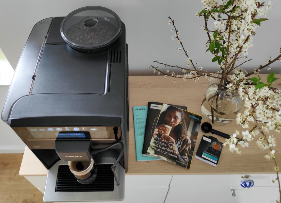 ekspres automatyczny Siemens EQ6 plus s100 TE651319RW skład opakowania