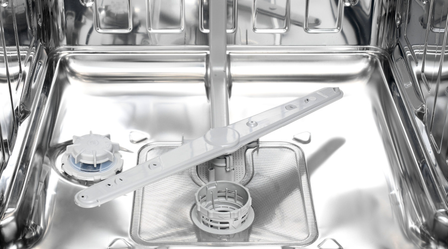 wnętrze zmywarki