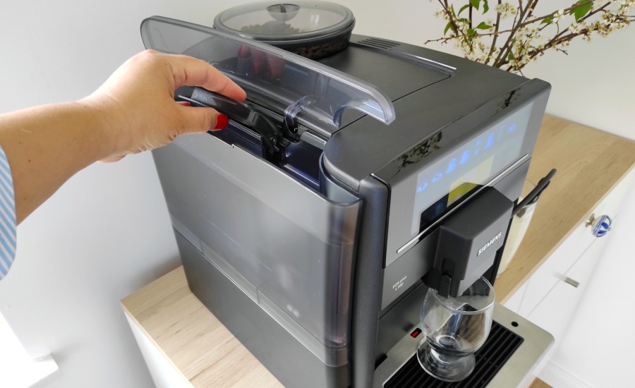 Ekspres ciśnieniowy Siemens EQ6 plus s100  pojemnik na wodę