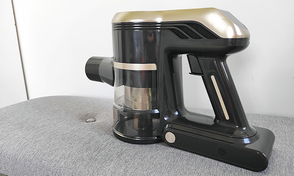 Test odkurzacza Mova S2 Detect widok na korpus odkurzacza