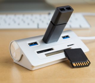 Hub USB i czytnik kart