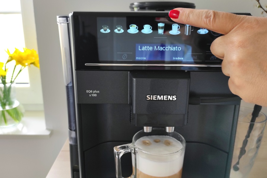 Ekspres ciśnieniowy Siemens EQ6 plus s100  panel sterowania