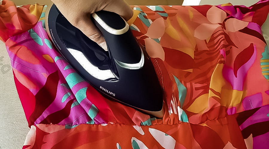 Problemu nie stanowią dla niej guziki, zamki lub inne wystające elementy. Ani ona ich nie uszkadza, ani one jej. Pełna harmonia.