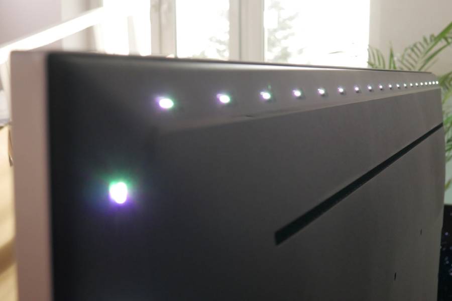 Oba modele wyposażone są w świetne procesory obrazu P5 oraz tr&oacute;jstronny system Ambilight 