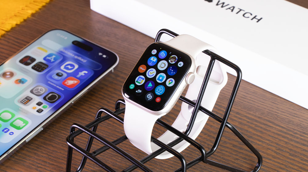 lista aplikacji w WatchOS 26 na zegarku Apple Watch SE 3