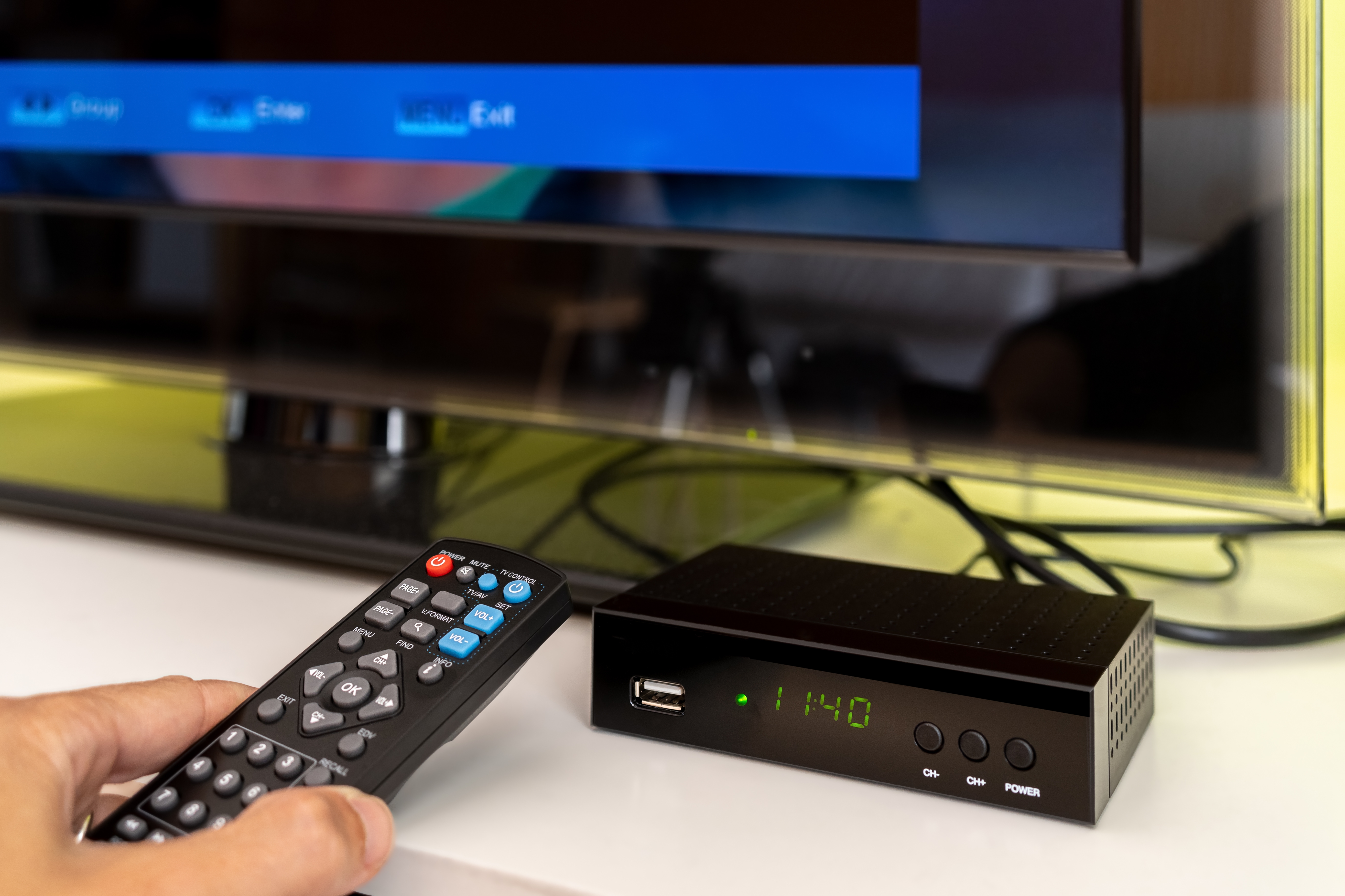 Dekoder DVB-T2 umożliwi ci odbiór nowych kanałów w wysokiej jakości