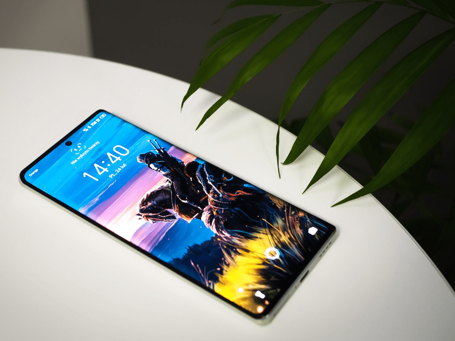 M&oacute;j największy problem z wyświetlaczem, a zarazem z tym telefonem, jest taki, że obraz daje wrażenie przesycenia kolorami oraz zbyt wielkiej ostrości. 