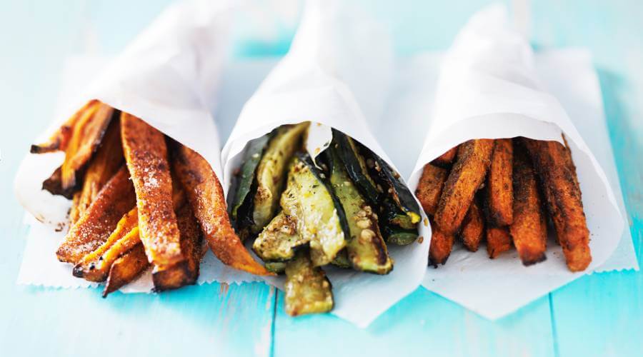 Frytki z batat&oacute;w, cukinii i marchewki