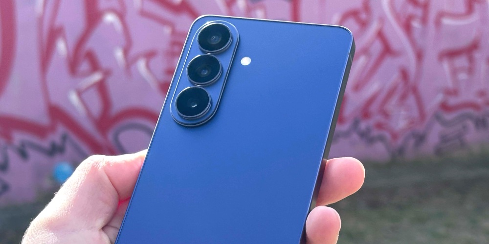 wyspa aparatów niebieskiego telefonu Samsung Galaxy S26