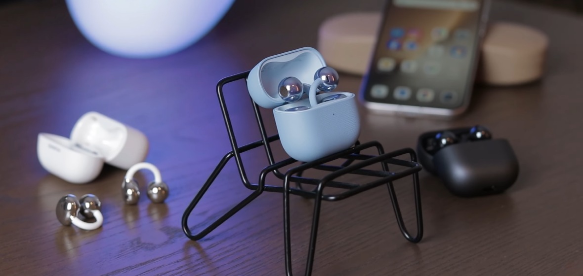 kolorowe słuchawki TWS