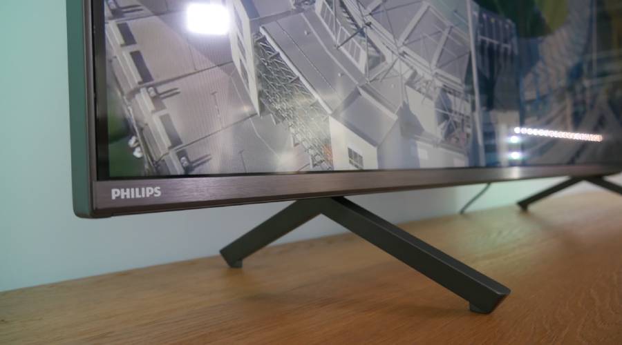 Philips PUS8517 wykonany jest z jakościowo naprawdę dobrych materiał&oacute;w, nie są to żadne tanie plastiki. 