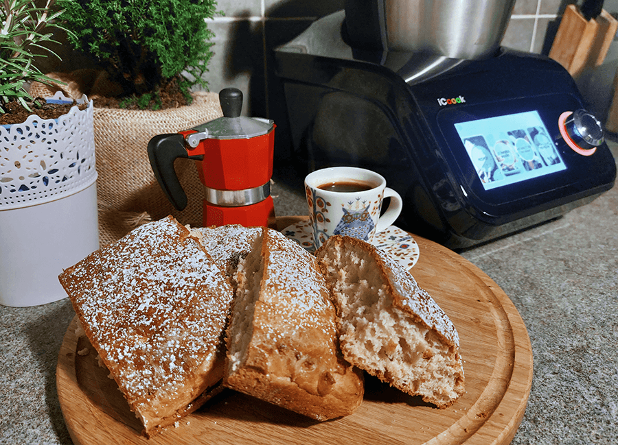 Ciasto drożdżowe wyrobione w robocie kuchennym z funkcją gotowania