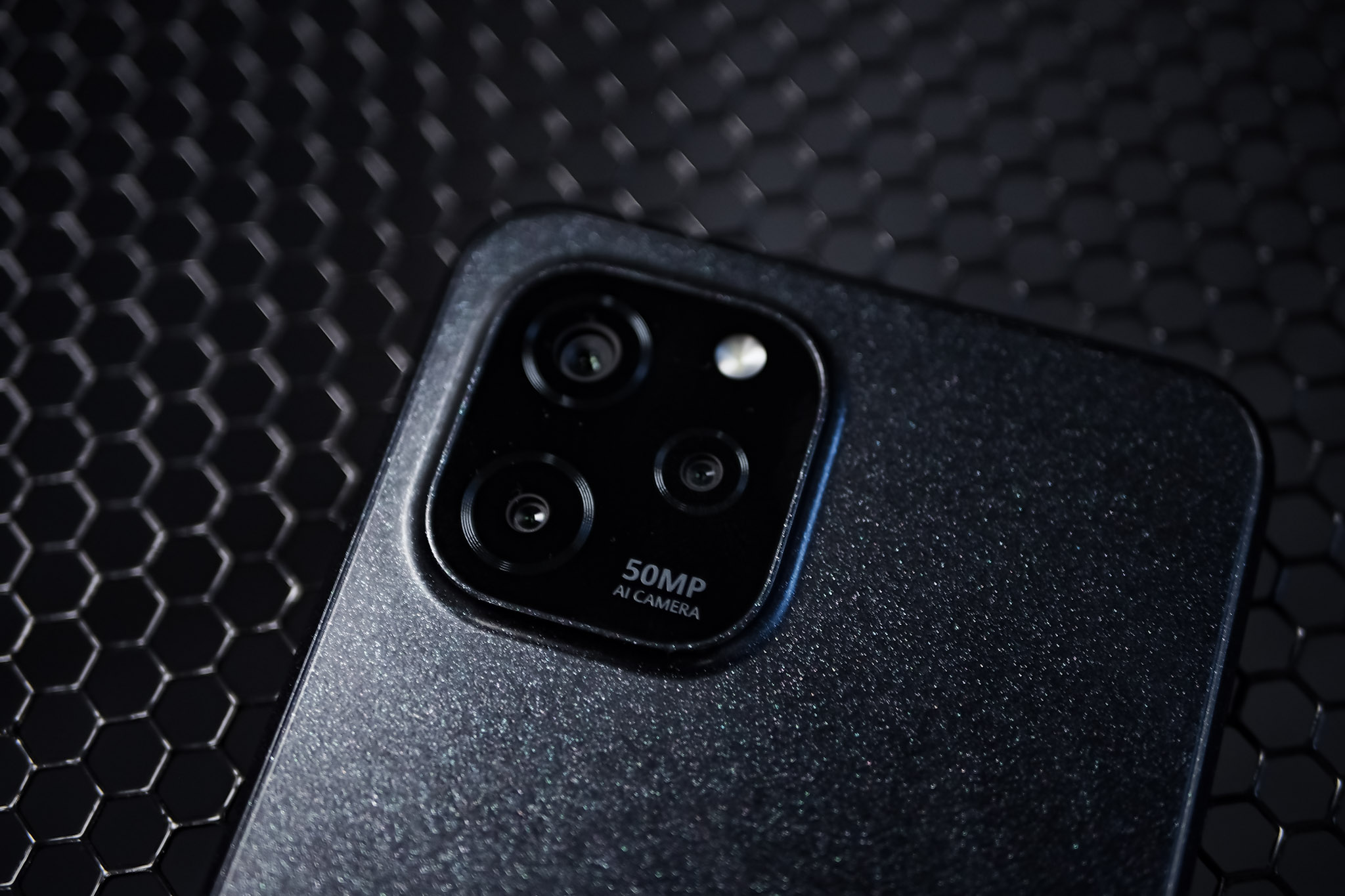 huawei y61 smartfon aparat tylni kamera potrójny obiektyw 50 MP