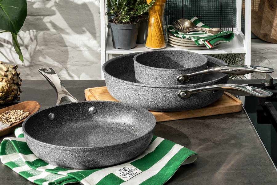Patelnia marki Ballarini z powłoką mineralną