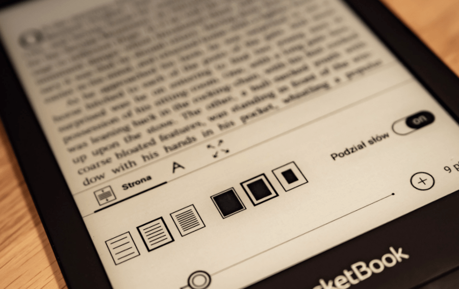 Polskie menu, przejrzysty interfejs i bardzo intuicyjna obsługa &ndash; to wszystko sprawia, że codzienne używanie czytnika jest wręcz przyjemnością.