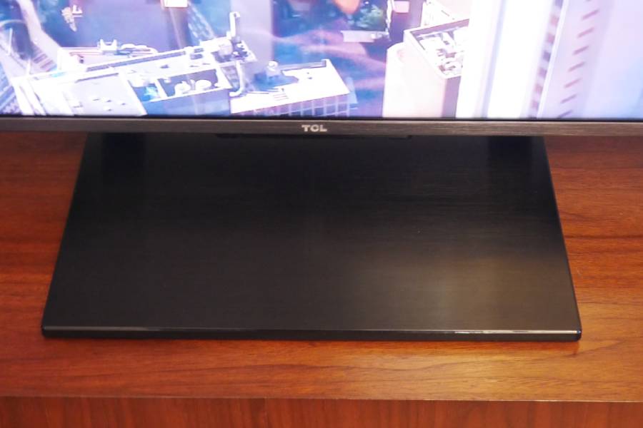 Podstawa od TCL jest niesamowicie stabilna 