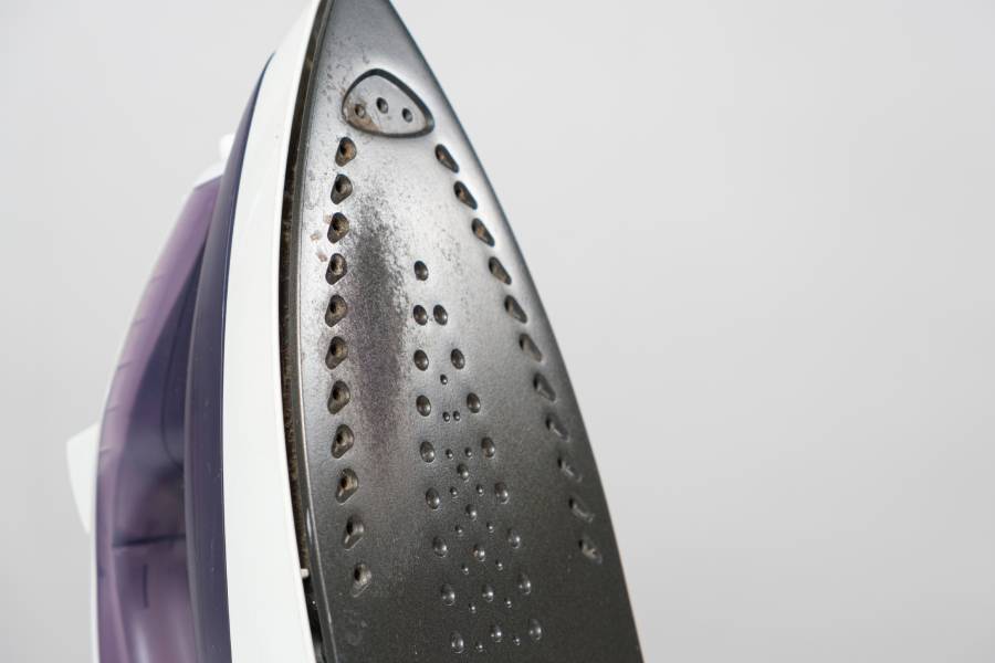 Przypalone żelazko może niszczyć ubrania