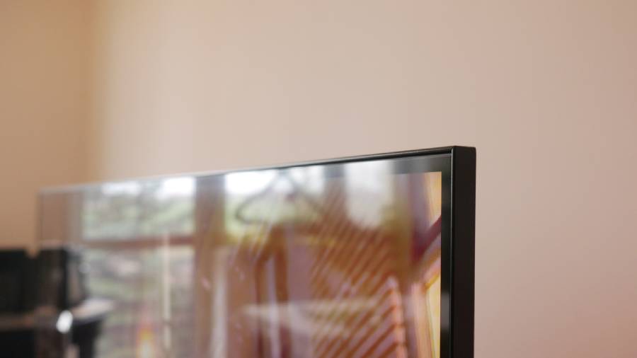 Seria telewizorów TCL C635 to konstrukcje bezramkowe – dzięki temu duży ekran wydaje się jeszcze większy, niż jest w rzeczywistości. 