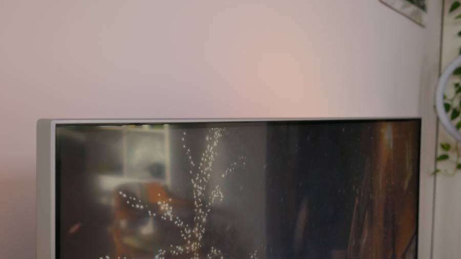 Obudowa PUS8807 wykonana jest ze szczotkowanego aluminium, a co za tym idzie &ndash; ma srebrny kolor. Wygląda bardzo estetycznie, nowocześnie i elegancko &ndash; muszę przyznać, że jasne wykończenie sprawia wrażenie droższego.