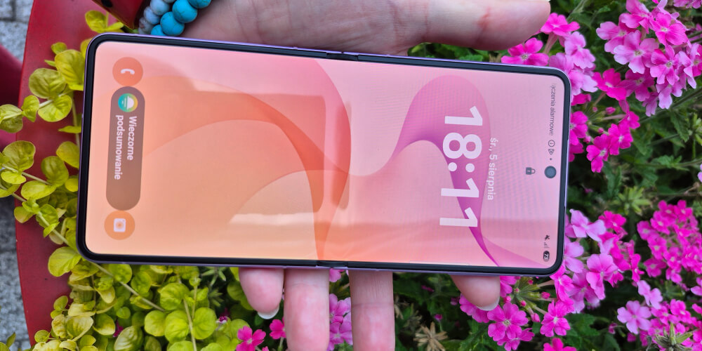 Samsung Galaxy Z Flip8 rozłożony