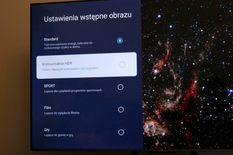 TCL QLED860 można określić mianem multiformatowych telewizor&oacute;w HDR