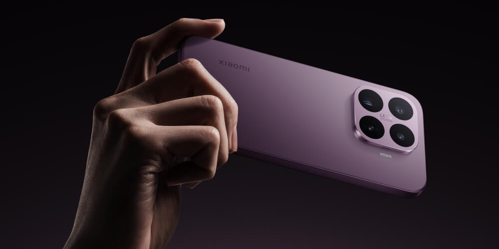 Xiaomi 17T trzymany w ręku