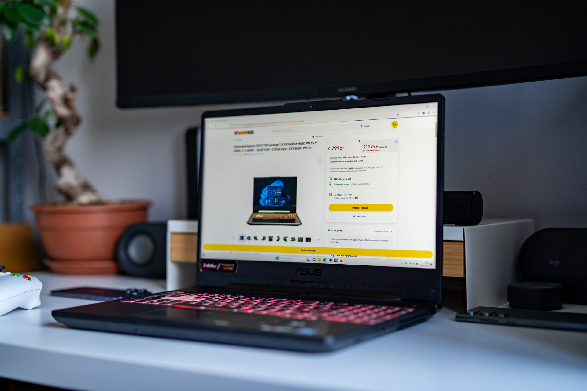 Asus TUF Gaming F15 został wyposażony w procesor Intel Core i5-11400H, 16 GB pamięci RAM (dual-channel, DDR4 3200 MHz) oraz kartę graficzną Nvidia GeForce RTX 3060 Laptop z 6 GB pamięci RAM (TGP 95W, częstotliwość taktowania do 1630 MHz).