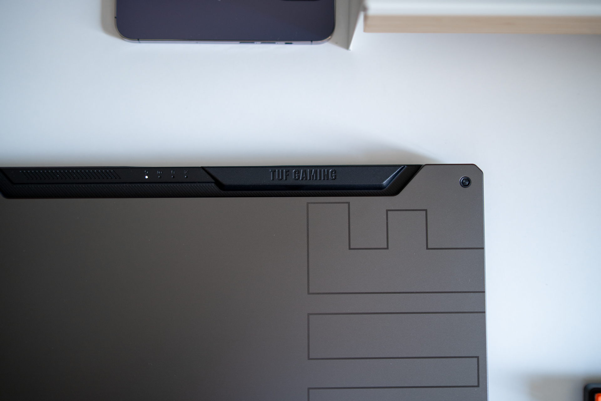 ie bez powodu obudowa jest chwalona za zgodność z militarnym certyfikatem odporności MIL-STD-810H.