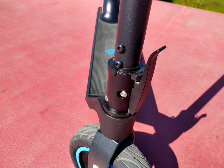 Trwała jest r&oacute;wnież konstrukcja wykonana ze stopu aluminium wykorzystywanego w lotnictwie.