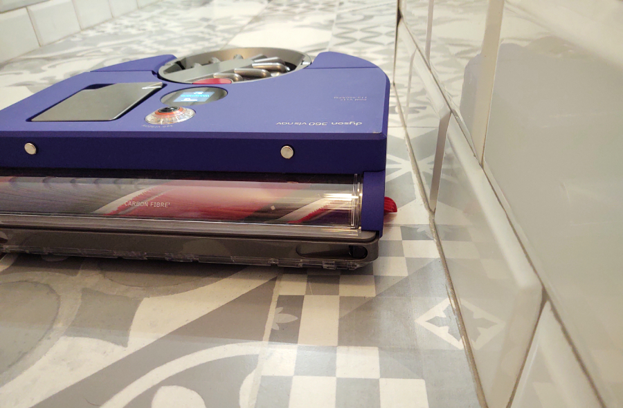 dyson 360 visnav odkurza kafelki w lazience