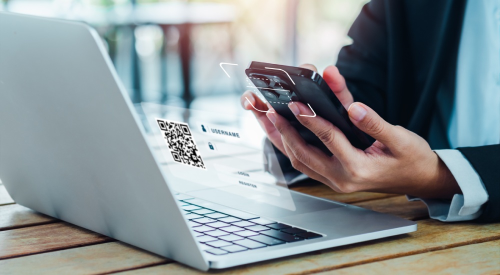 telefon zmiana karty SIM na eSIM widoczny kod QR