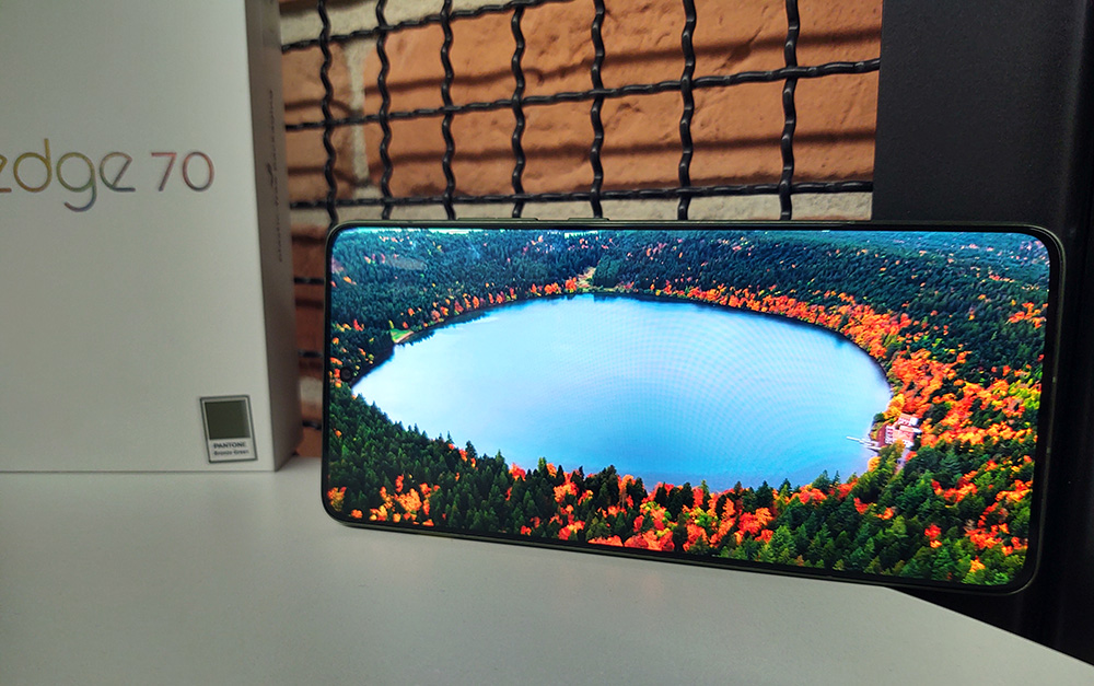 ekran poled w motorola edge 70