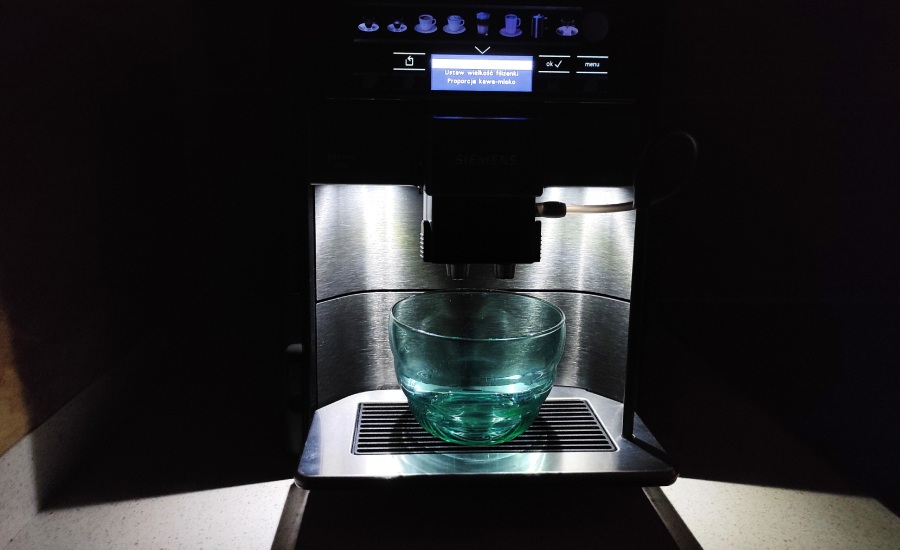 ekspres Siemens EQ6 plus s700 światło LED