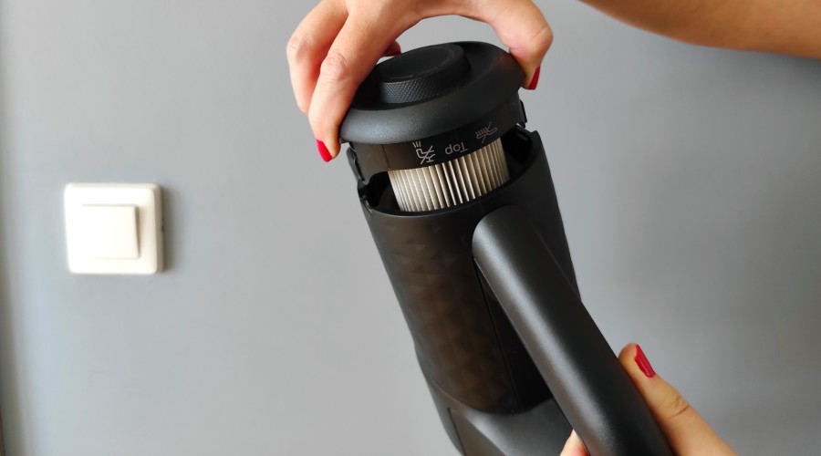 odkurzacz pionowy Miele Duoflex HX1 Cat&Dog czyszczenie filtra