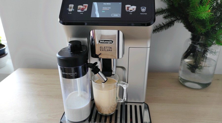 flat white z ekspresu delonghi eletta explore