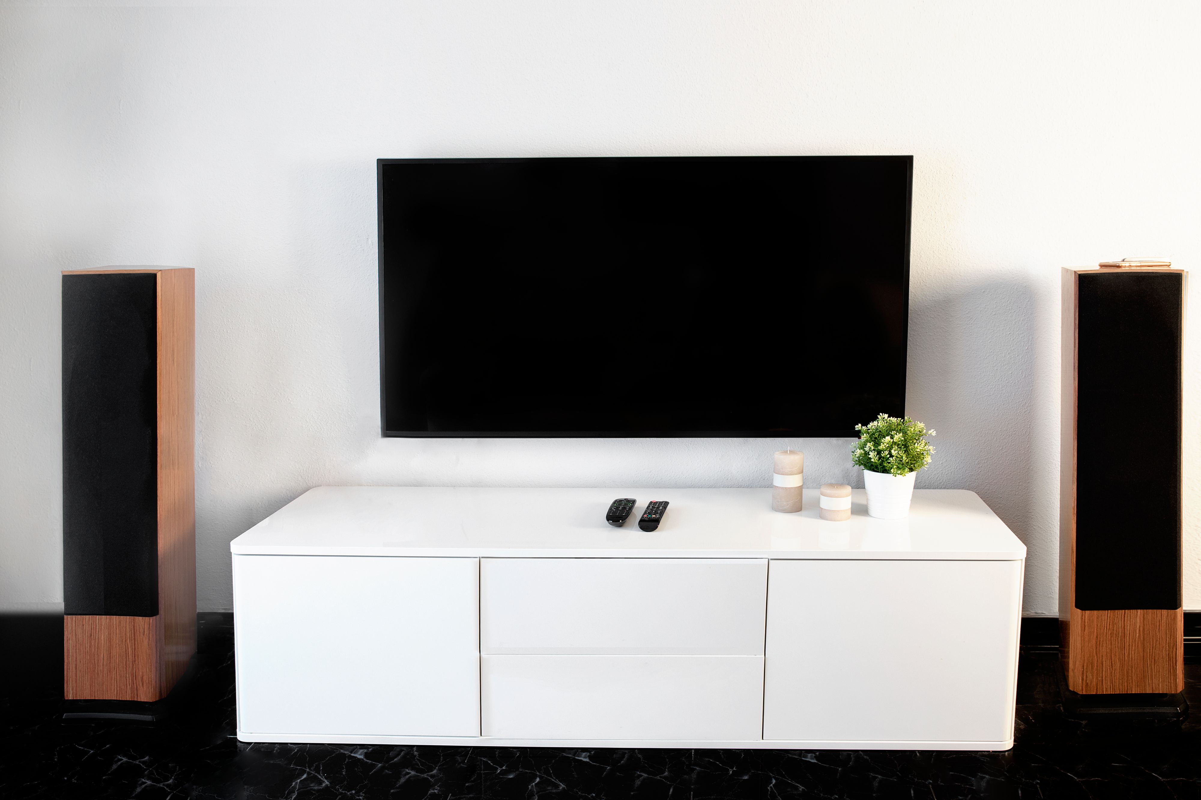 Jeśli chodzi o systemy kina domowego, to nastąpiła duża zmiana w sposobie projektowania i miksowania dźwięku ze względu na pojawienie się technologii dźwięku immersyjnego. Przeszliśmy od miksu opartego na kanałach do miksu opartego na obiektach.