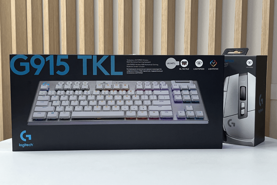  Tym razem Logitech dowiózł i klawiaturka przyszła do mnie w naprawdę eleganckim opakowaniu.