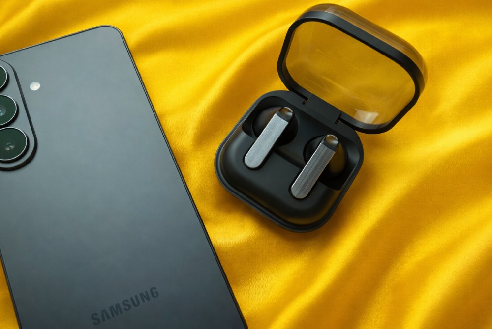 słuchawki Galaxy Buds4 Pro w etui