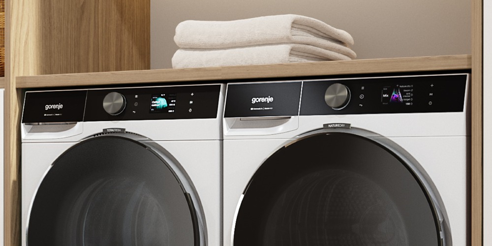 pralka i suszarka Gorenje w zabudowie meblowej w łazience - 