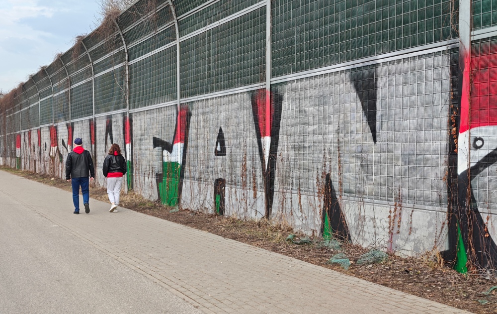 graffitti warsaw fans foto wykonane xiaomi 17 ultra