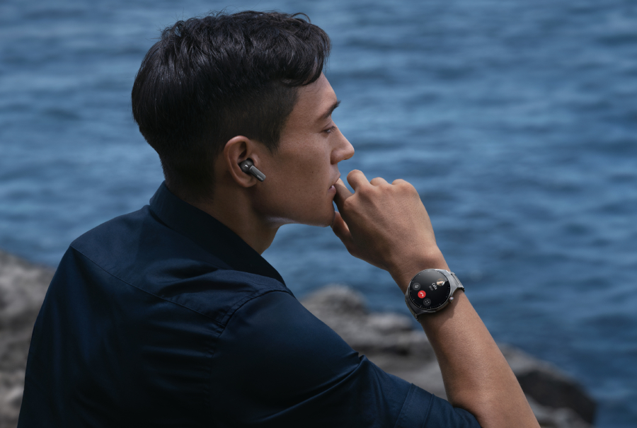 tym razem smartwatch huawei watch4 słucha muzyki