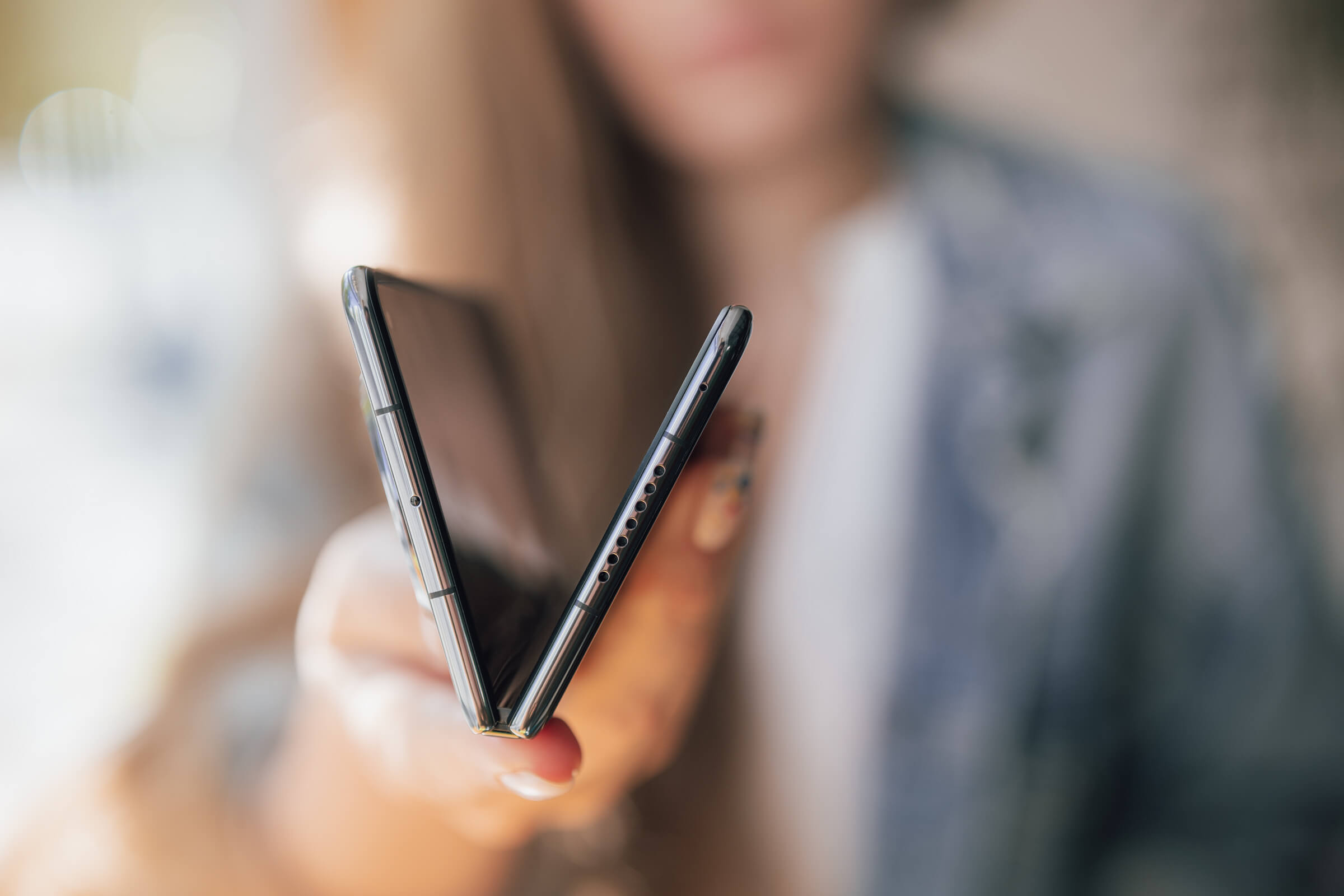 Huawei Mate X3 jest też bardzo wytrzymały, oczywiście jak na składany telefon.