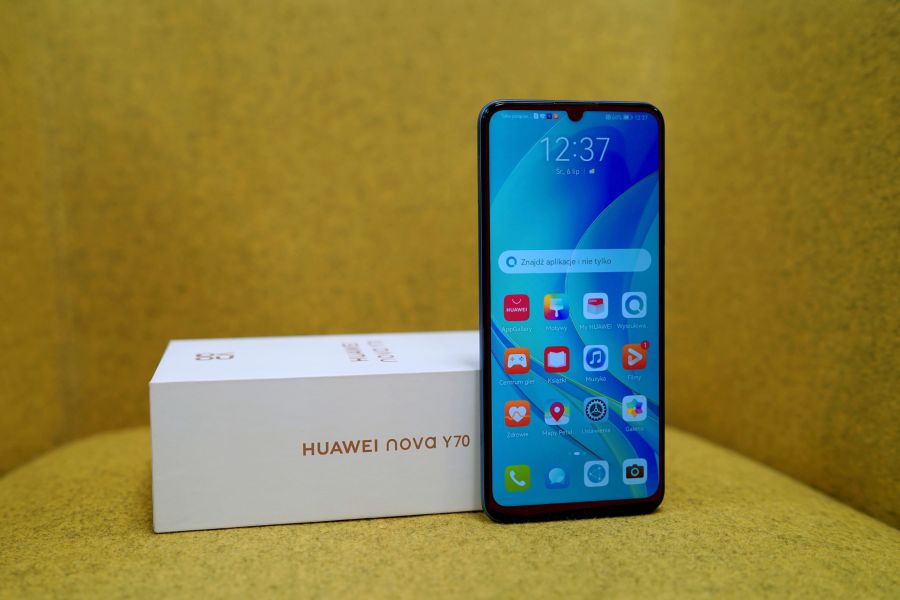 Huawei Y70 i pudelko